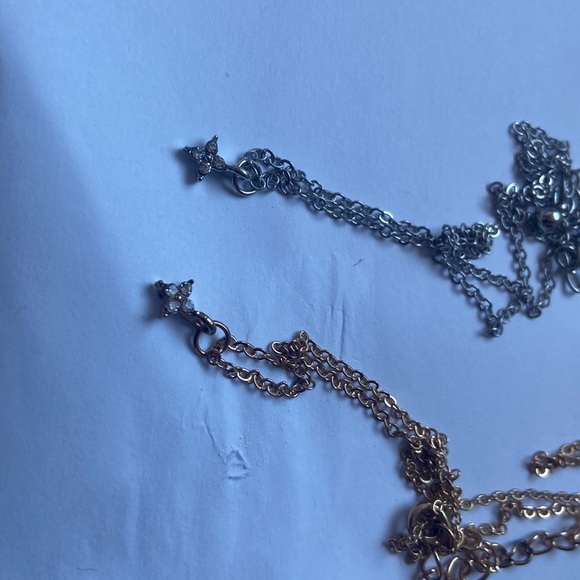 5 necklaces - Picture 3 of 4